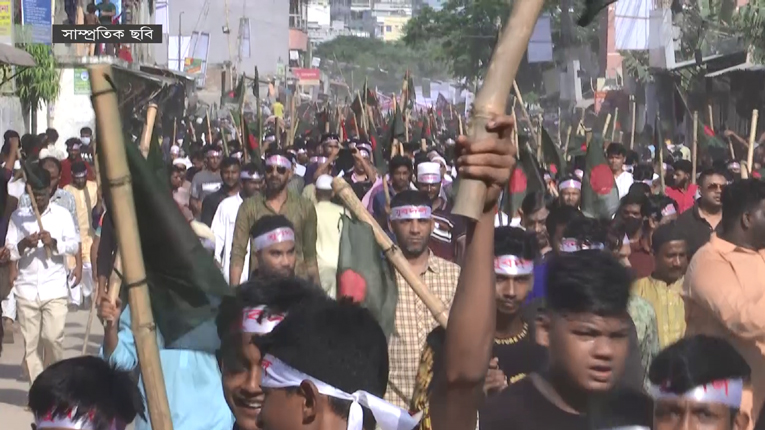 বিএনপির সমাবেশে লাঠি-পতাকা কেন?